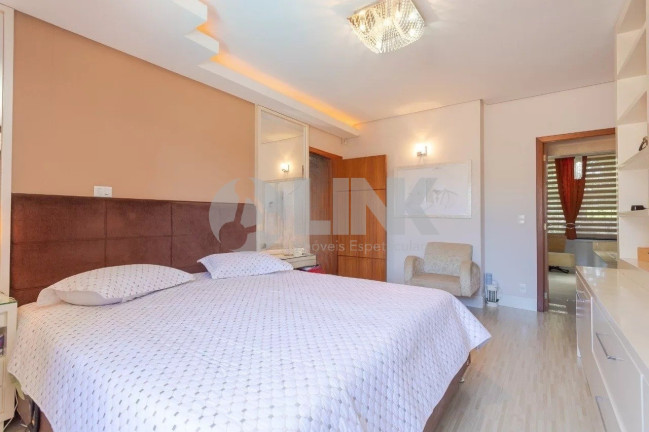 Imagem Casa com 4 Quartos à Venda, 449 m² em Jardim Itu - Porto Alegre Imagem Casa com 4 Quartos à Venda, 449 m² em Jardim Itu - Porto Alegre