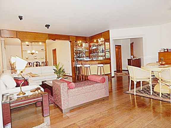 Apartamento com 4 Quartos à Venda, 246 m² em Vila Nova Conceição - São Paulo