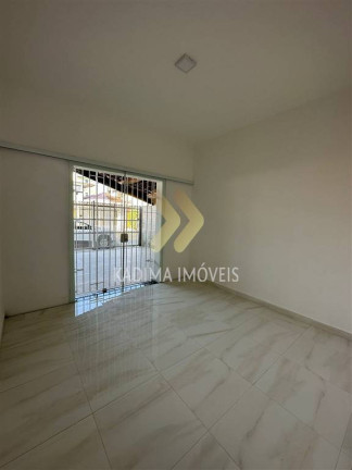 Imagem Casa com 2 Quartos à Venda, 90 m² em Vila Tupi - Praia Grande Imagem Casa com 2 Quartos à Venda, 90 m² em Vila Tupi - Praia Grande