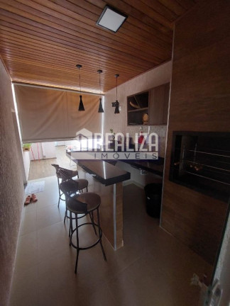 Imagem Casa de Condomínio com 3 Quartos à Venda, 200 m² em Vila Arquelau - Uberaba