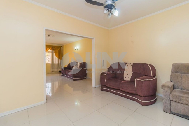 Imagem Casa com 3 Quartos à Venda, 180 m² em Sarandi - Porto Alegre