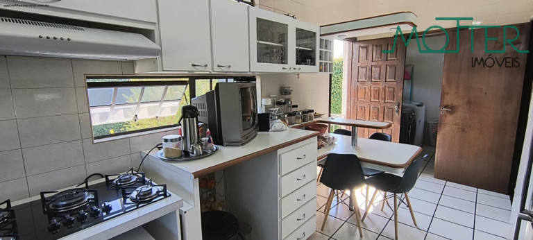 Imagem Casa com 4 Quartos à Venda, 213 m² em Capão Raso - Curitiba