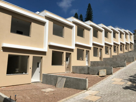 Imagem Casa de Condomínio com 2 Quartos à Venda, 121 m² em Teresópolis - Porto Alegre