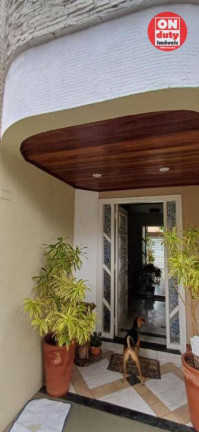 Sobrado com 4 Quartos à Venda, 159 m² em Embaré - Santos