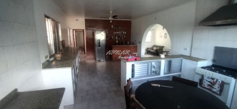 Imagem Casa com 4 Quartos para Alugar, em Solemar - Praia Grande Imagem Casa com 4 Quartos para Alugar, em Solemar - Praia Grande