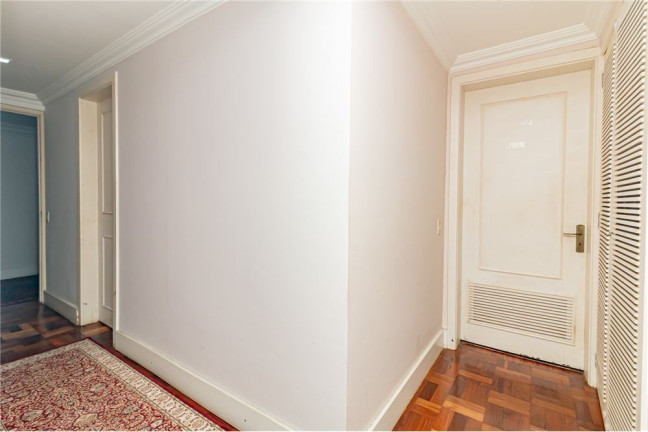 Imagem Imóvel com 3 Quartos à Venda,  em Moinhos De Vento - Porto Alegre