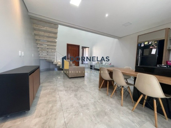 Imagem Casa com 3 Quartos à Venda, 250 m² em Setor Habitacional Arniqueira (águas Claras) - Brasília Imagem Casa com 3 Quartos à Venda, 250 m² em Setor Habitacional Arniqueira (águas Claras) - Brasília