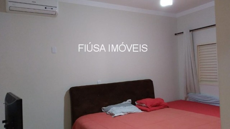 Imagem Casa com 3 Quartos à Venda, em Vila Tibério - Ribeirão Preto Imagem Casa com 3 Quartos à Venda, em Vila Tibério - Ribeirão Preto