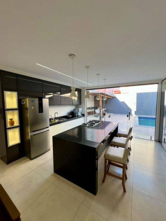 Imagem Apartamento com 3 Quartos para Alugar,  em Olhos D'agua - Porto Seguro