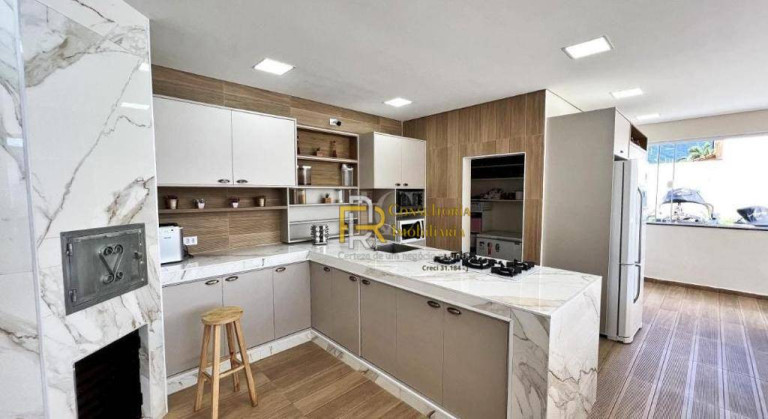 Imagem Casa com 4 Quartos à Venda, 500 m² em Balneário Flórida - Praia Grande Imagem Casa com 4 Quartos à Venda, 500 m² em Balneário Flórida - Praia Grande