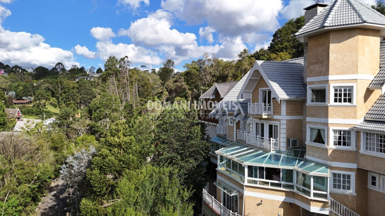 Imagem Casa com 5 Quartos à Venda, 800 m² em Região Do Alto Do Capivari - Campos Do Jordão Imagem Casa com 5 Quartos à Venda, 800 m² em Região Do Alto Do Capivari - Campos Do Jordão