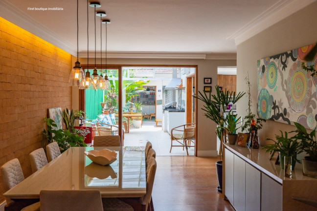 Imagem Casa com 3 Quartos à Venda, 304 m² em Moema Pássaros - São Paulo