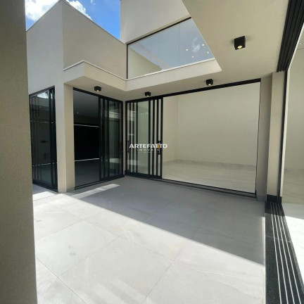 Imagem Casa com 3 Quartos à Venda, 232 m²