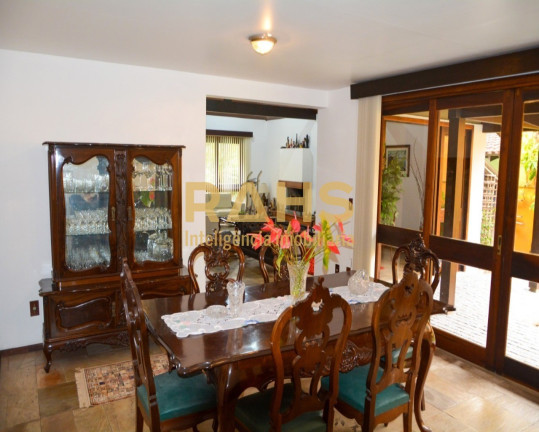 Casa de Condomínio com 4 Quartos à Venda, 460 m² em Saguaçu - Joinville