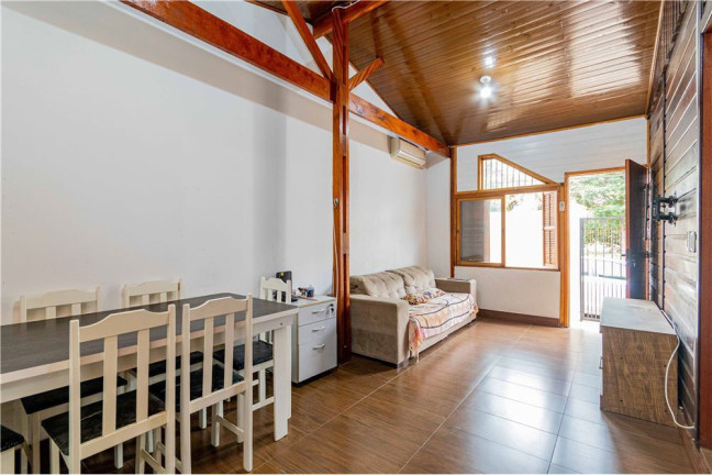 Imagem Casa com 4 Quartos à Venda,  em Sarandi - Porto Alegre