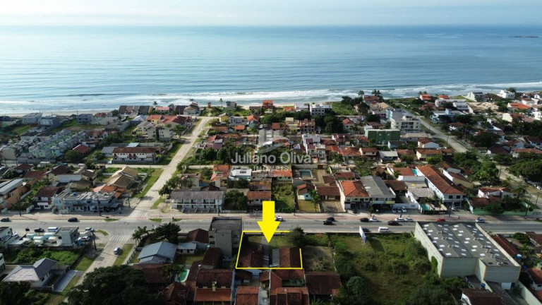 Imagem Casa com 6 Quartos à Venda, 190 m² em Cambiju - Itapoá