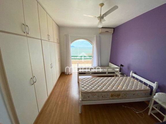 Imagem Sobrado com 6 Quartos à Venda, 450 m² em Centro - Balneário Piçarras Imagem Sobrado com 6 Quartos à Venda, 450 m² em Centro - Balneário Piçarras