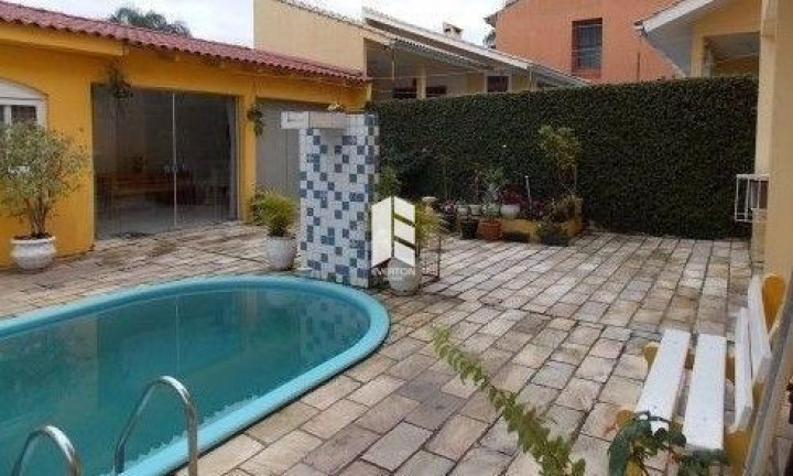 Imagem Casa com 4 Quartos à Venda, 257 m² em Dom Antônio Reis - Santa Maria