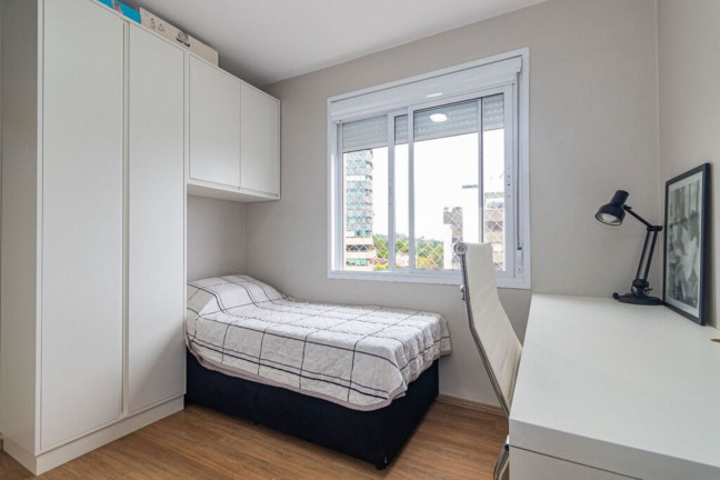 Imagem Imóvel com 2 Quartos à Venda, 65 m² em Petrópolis - Porto Alegre