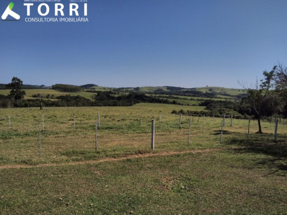 Imagem Imóvel com 1 Quarto à Venda, 1.137.400 m² em Centro - Paranapanema