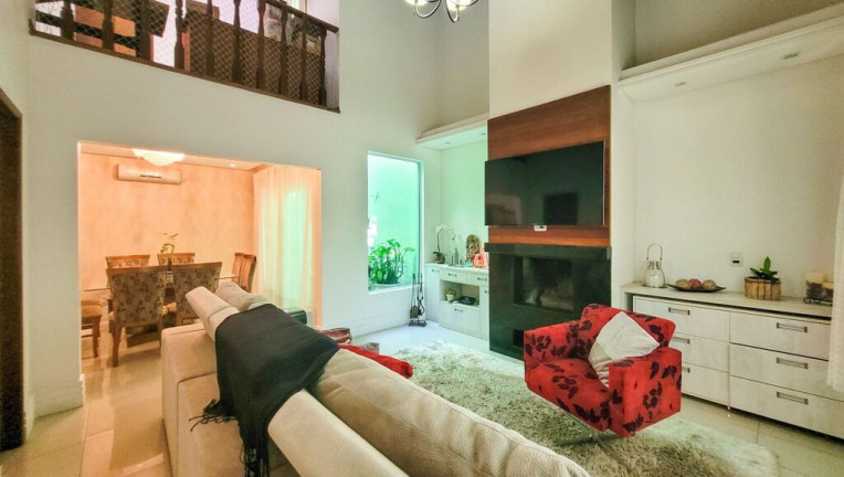 Imagem Casa com 4 Quartos à Venda, 267 m² em Jardim Itu - Porto Alegre