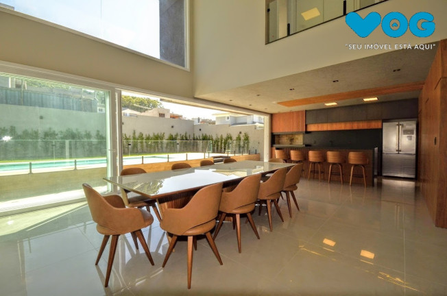 Imagem Casa com 4 Quartos à Venda, 290 m² em Vila Nova - Porto Alegre Imagem Casa com 4 Quartos à Venda, 290 m² em Vila Nova - Porto Alegre