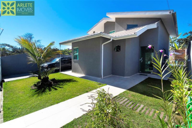 Imagem Casa com 3 Quartos para Alugar ou Temporada, 150 m² em Centro - Bombinhas Imagem Casa com 3 Quartos para Alugar ou Temporada, 150 m² em Centro - Bombinhas