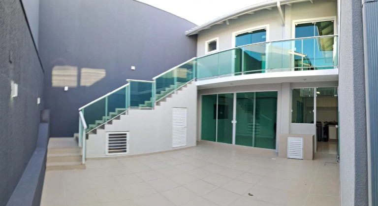 Imagem Casa com 4 Quartos à Venda, 180 m² em Estreito - Florianópolis