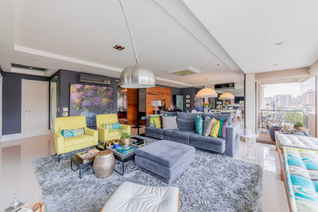 Apartamento com 3 Quartos à Venda, 161 m² em Moinhos De Vento - Porto Alegre