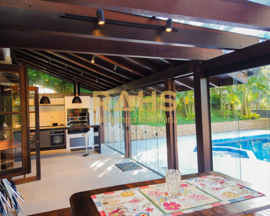 Imagem Casa com 4 Quartos à Venda, 401 m² em América - Joinville Imagem Casa com 4 Quartos à Venda, 401 m² em América - Joinville