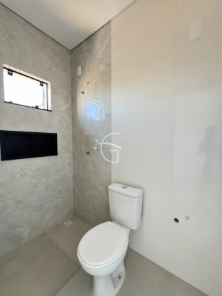 Imagem Casa com 3 Quartos à Venda, em Vila Nova - Joinville Imagem Casa com 3 Quartos à Venda, em Vila Nova - Joinville