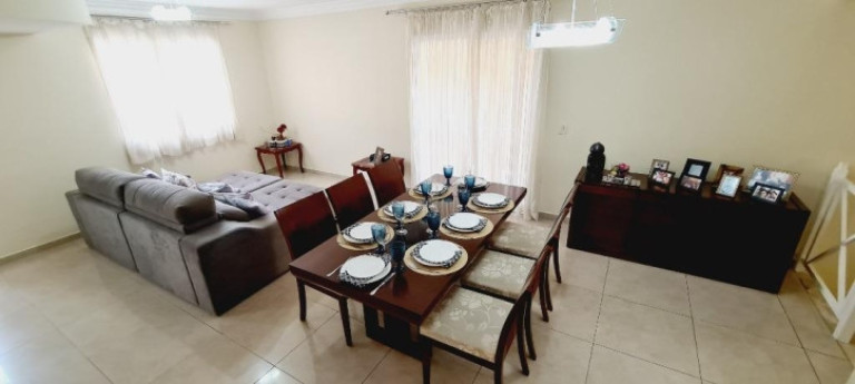 Imagem Casa com 3 Quartos à Venda, 183 m² em Granja Viana - Cotia Imagem Casa com 3 Quartos à Venda, 183 m² em Granja Viana - Cotia