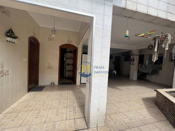 Imagem Casa com 6 Quartos à Venda, 302 m² em Canto Do Forte - Praia Grande Imagem Casa com 6 Quartos à Venda, 302 m² em Canto Do Forte - Praia Grande