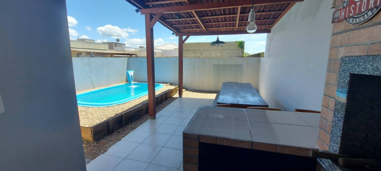 Imagem Casa com 2 Quartos à Venda, 69 m² em Universitário - Tijucas