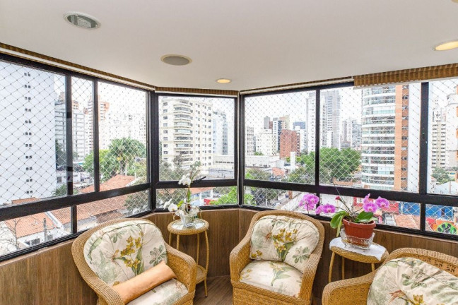 Foto do imóvel Apartamento com 3 Quartos à Venda, 220 m² em Moema - São Paulo