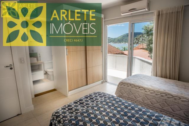 Imagem Casa com 5 Quartos para Alugar ou Temporada, 529 m² em Centro - Porto Belo Imagem Casa com 5 Quartos para Alugar ou Temporada, 529 m² em Centro - Porto Belo