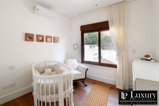 Imagem Casa com 3 Quartos à Venda, 250 m² em Vila Nova Conceição - São Paulo