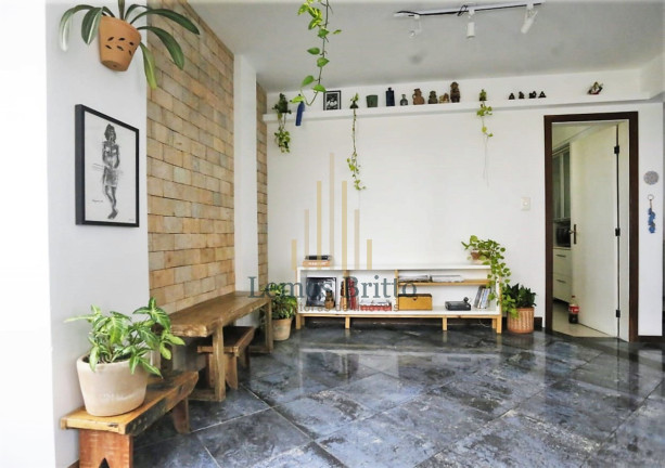 Imagem Imóvel com 4 Quartos à Venda, 240 m² em Horto Florestal - Salvador Imagem Imóvel com 4 Quartos à Venda, 240 m² em Horto Florestal - Salvador