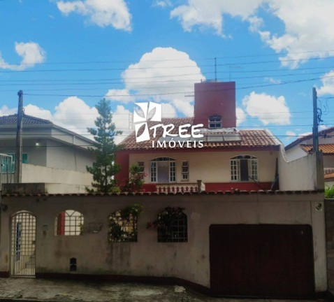 Sobrado com 5 Quartos à Venda, 352 m² em Barbosas - Arujá