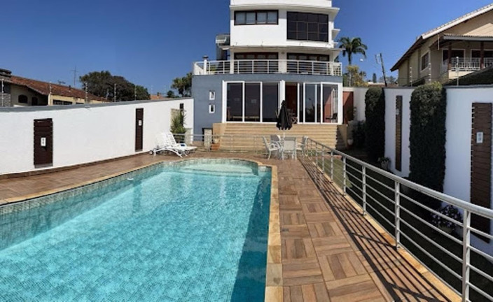Casa com 3 Quartos à Venda, 472 m² em Jardim Siriema - Atibaia