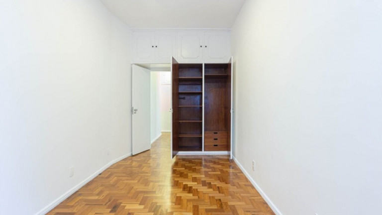 Imagem Imóvel com 3 Quartos à Venda, 135 m² em Copacabana - Rio De Janeiro Imagem Imóvel com 3 Quartos à Venda, 135 m² em Copacabana - Rio De Janeiro