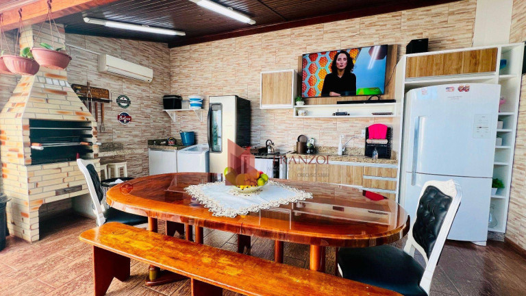 Imagem Sobrado com 3 Quartos à Venda, 230 m² em São Judas - Itajaí Imagem Sobrado com 3 Quartos à Venda, 230 m² em São Judas - Itajaí