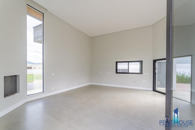Imagem Casa com 3 Quartos à Venda, 452 m² em Santa Regina - Camboriú