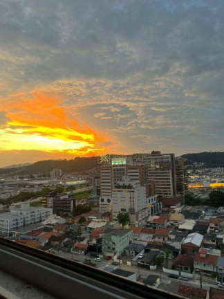 Imagem Apartamento com 2 Quartos à Venda, 77 m² em Barreiros - São José