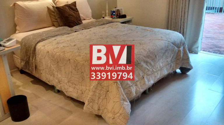 Imagem Casa com 3 Quartos à Venda, 402 m² em Olaria - Rio De Janeiro Imagem Casa com 3 Quartos à Venda, 402 m² em Olaria - Rio De Janeiro