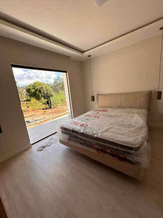 Imagem Casa com 3 Quartos à Venda,  em Varginha - Nova Friburgo