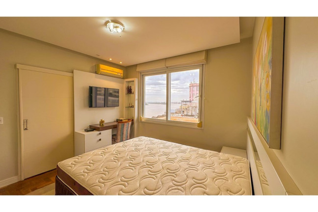 Imagem Apartamento com 3 Quartos à Venda, 156 m² em Centro Histórico - Porto Alegre Imagem Apartamento com 3 Quartos à Venda, 156 m² em Centro Histórico - Porto Alegre