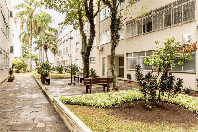 Imóvel com 3 Quartos à Venda,  em Vila Ipiranga - Porto Alegre