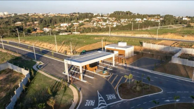 Terreno à Venda, 200 m² em Centro - Boituva