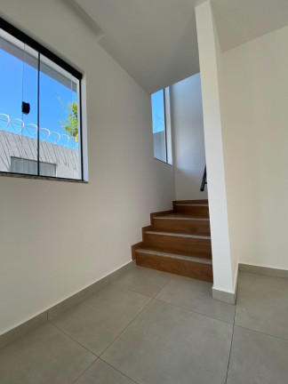 Imagem Sobrado com 3 Quartos à Venda, 130 m² em Parque Jacaraipe - Serra